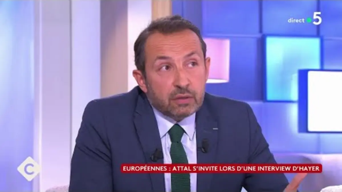 replay de Attal s’invite lors d’une interview d’Hayer : Sébastien Chenu réagit - C à Vous - 03/06/2024