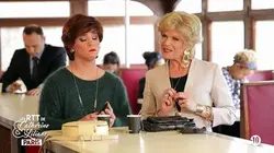 Attention, le juin c'est dangereux ! - Catherine et Liliane - CANAL+