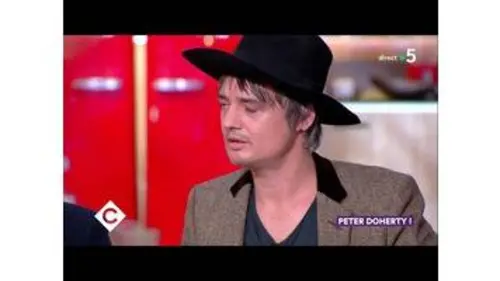 replay de Au dîner avec Peter Doherty ! - C à Vous - 01/04/2019