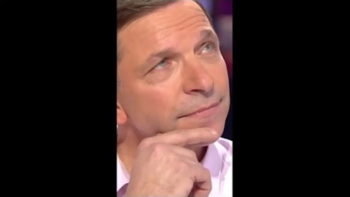 replay de Au moins, il reconnait une de ses filles sur les deux