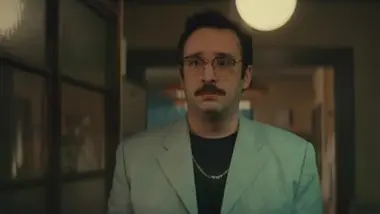 Avant-première - Flashback - S02 E06