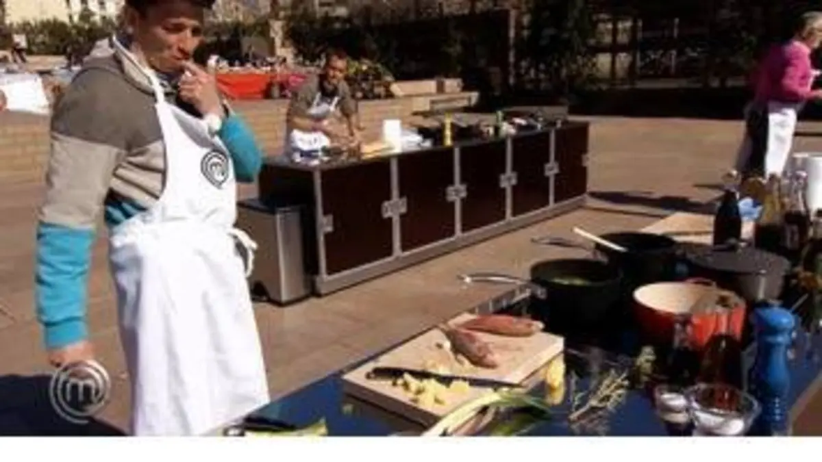 replay de Avec le stresse de la compétition, Vincent se coupe le doigt !