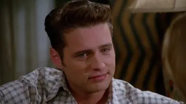 Beverly Hills, 90210 - S07 E27 - Il n'a d'yeux que pour elle