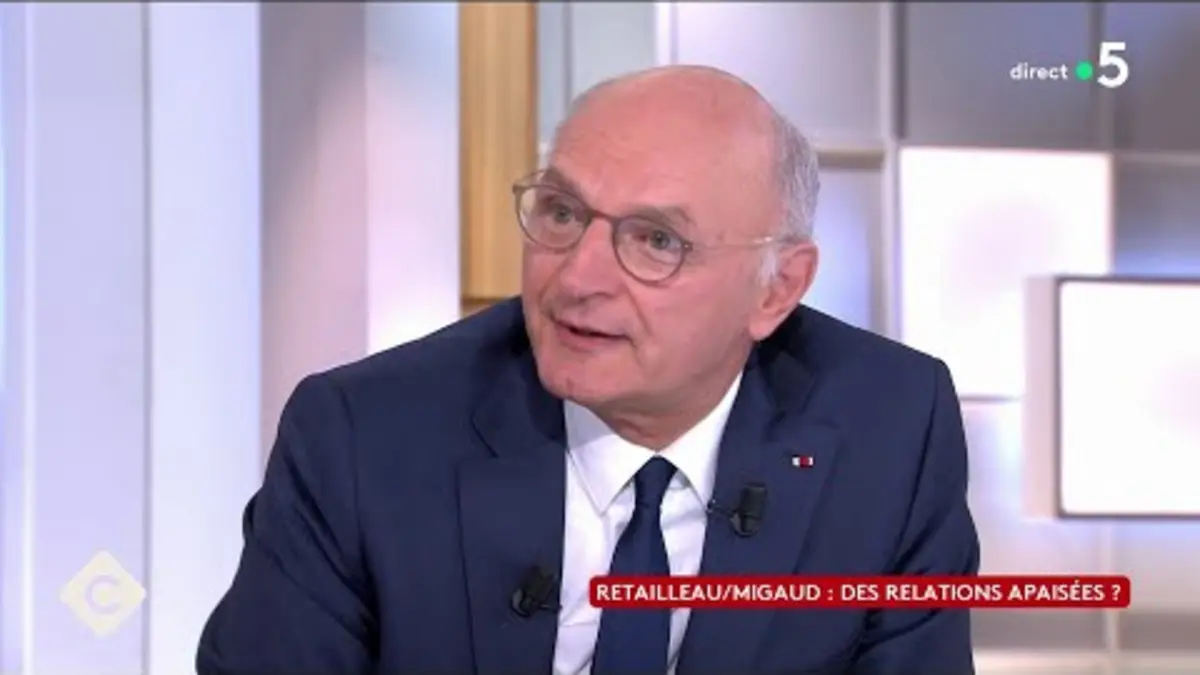 replay de Budget : Didier Migaud menace de démissionner - C à Vous - 16/10/2024