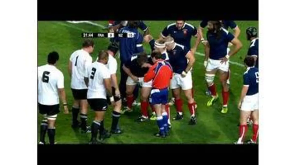 replay de C'est pas sorcier -Rugby : Au cœur de la mêlée.