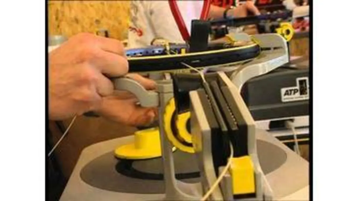 replay de C'est pas sorcier - Tennis