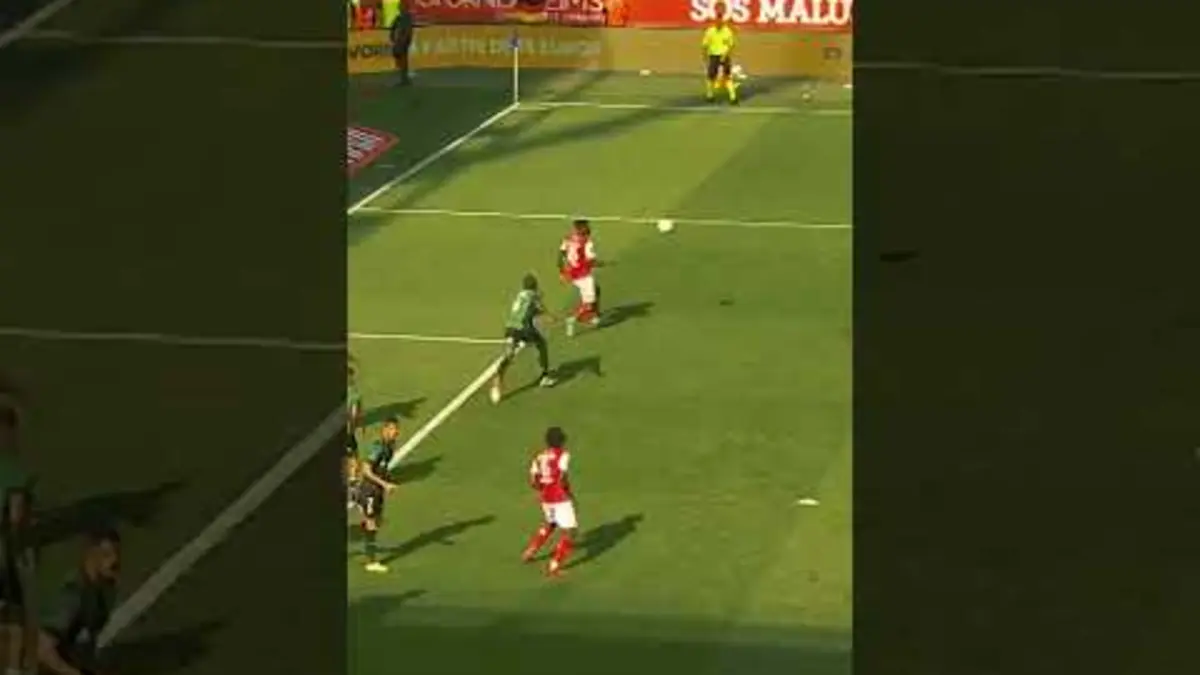 replay de Ça aurait dû être le but de la saison ... Mais Brice Samba ? ! #ligue1 #ligue1mcdonalds #reims