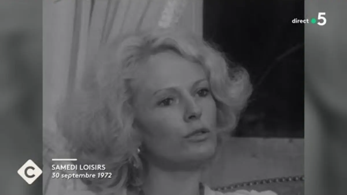 replay de Caméra au poing et archives en bandoulière - L’Oeil de Pierre - C à Vous - 11/10/2023