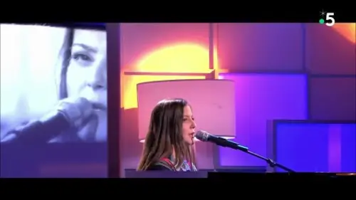replay de Camille Lellouche - “Ne me jugez pas” - C à vous - 03/01/2024