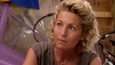 Camping paradis - S10 - E03 - Une fiancée presque parfaite (Partie 2)