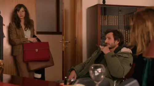 replay de Cassandre : S1 E2 - L’école est finie