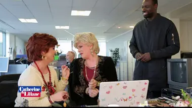 Catherine et Liliane du 08/12 avec Omar Sy - CANAL+