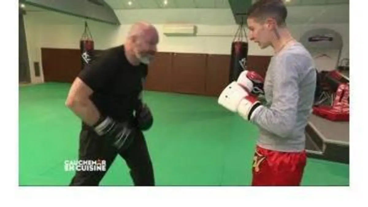 replay de Cauchemar en cuisine avec Philippe Etchebest : Cours de boxe thaï avec Philippe Etchebest