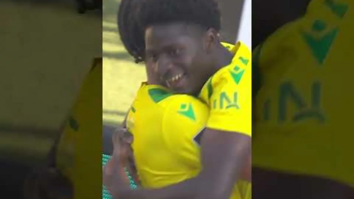 replay de Célèbre comme Kombouaré ! ? #football #ligue1mcdonalds #fcnantes