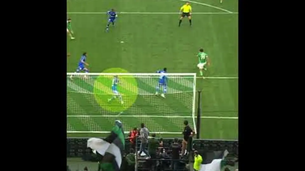 replay de Ces sauvetages ? ? #meme #lovestory #Ligue1McDonalds #Auxerre #football #ligue1