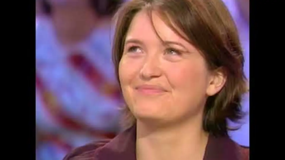 replay de Cette jeune fille que vous ne reconnaissez pas