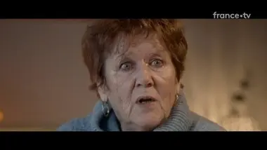 Cette mère de 75 ans s'occupe de sa fille avec un Alzheimer précoce