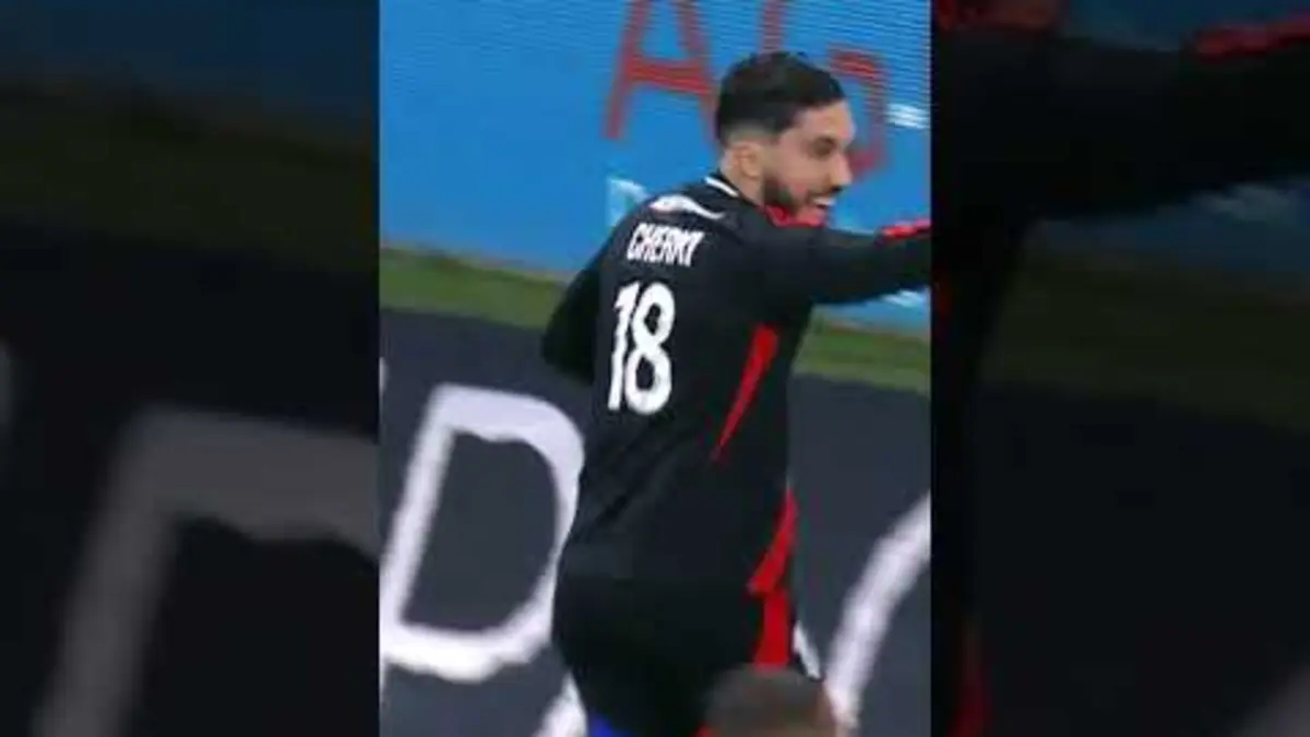 replay de Cherki scores with a header ? #ligue1 #ligue1mcdonalds #cherki #olympiquelyonnais @OlympiqueLyonnais