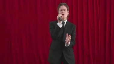 Christine And The Queens ouvre le bal !