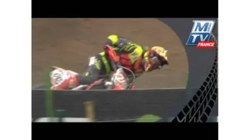 replay de Chute de Gajser dans la deuxième course du GP de République Tchèque