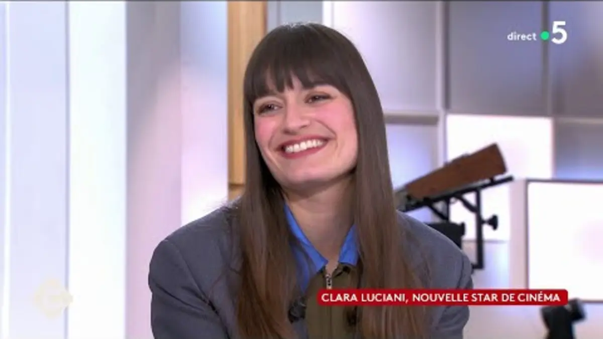 replay de Clara Luciani, son fils est tout pour elle ! - C à Vous