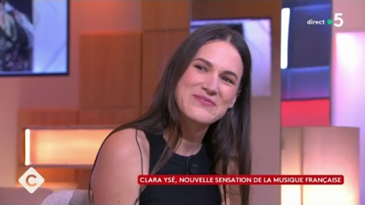 replay de Clara Ysé, portrait d’une jeune fille en feu - C à vous - 08/11/2023