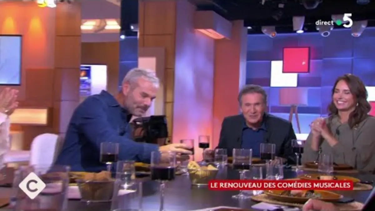 replay de Clément Ghys, Julia Vignali, Dove Attia et Ladislas Chollat - C à vous - 20/10/2023