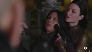 Continuum : S1 E2 - Le bon vieux temps