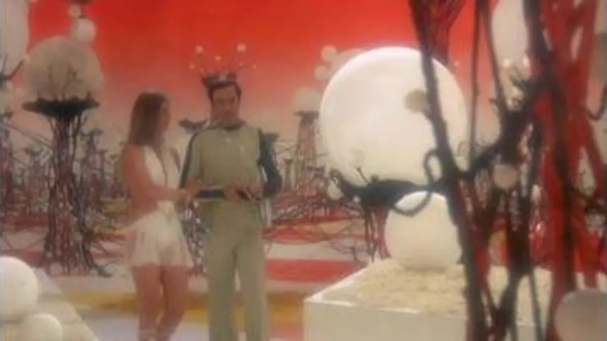 Cosmos 1999 : S1 E11 - Le gardien de Piri