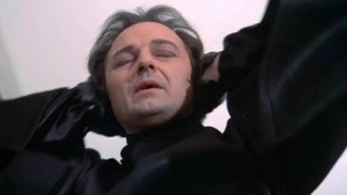 Cosmos 1999 : S1 E12 - Au bord de l'éternité