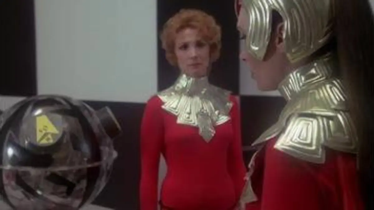 Cosmos 1999 : S2 E21 - La planète du diable