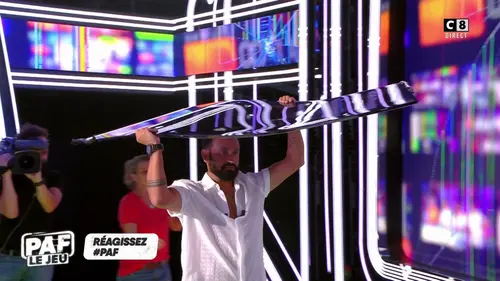 replay de Cyril Hanouna démonte en direct le plateau de TPMP !