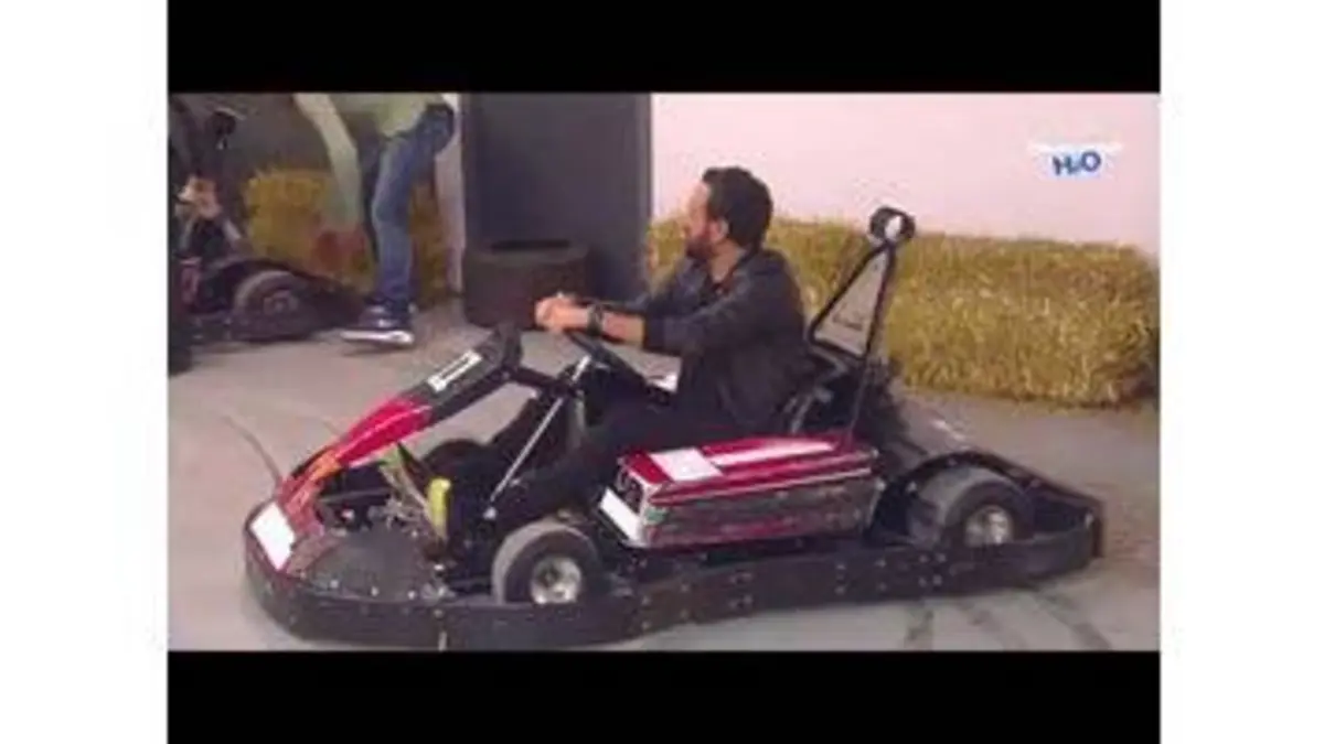 replay de Cyril Hanouna et José Garcia font une course de kart dans le hall