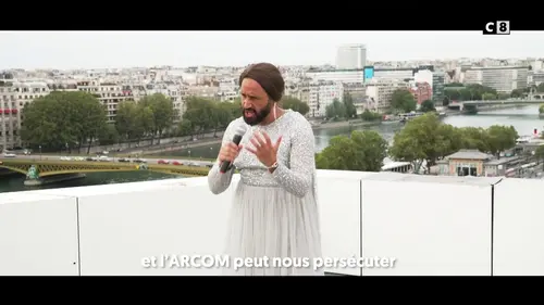 replay de Cyril Hanouna interprète "L’hymne à l’Arcom"