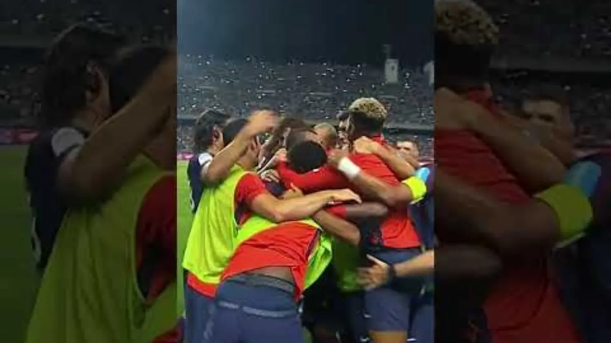 replay de ?? Dani Alves free-kick ? #ligue1 #trophéedeschampions #psg