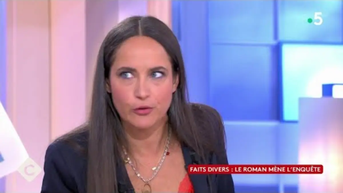 replay de Dans la peau d’un homme qui tue sa femme - Claire Berest - C à Vous - 20/09/2023
