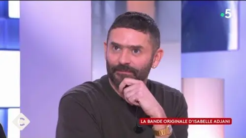 replay de Dans les coulisses du clip d’Isabelle Adjani - C à Vous - 12/12/2023