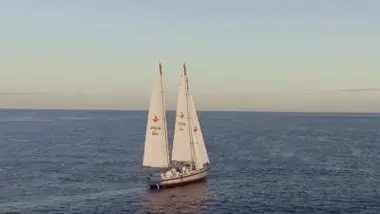 Dans les voiles d’un cargo écolo