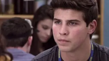 Degrassi : Nouvelle génération - S12 E02 - Rester soi-même - Partie 2