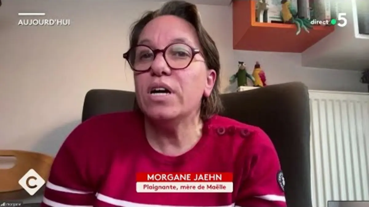 replay de Des familles accusent TikTok d’avoir poussé des ados au suicide - La Story - C à Vous - 05/11/2024