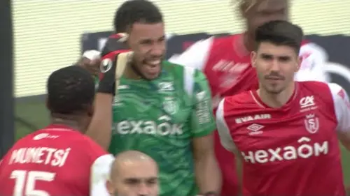 replay de Diouf héroïque sur ce penalty de Kadewere !