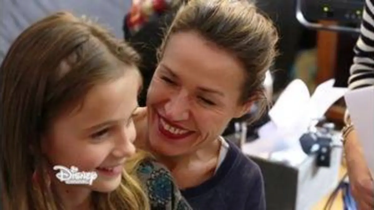 replay de Disney Channel : Happy Moments - Camille, Océane et Jade sur le tournage de Mère et Fille
