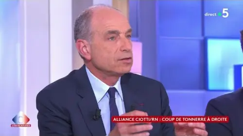 replay de Dissolution : Emmanuel Macron « impardonnable » pour J-F. Copé - C à Vous - 11/06/2024