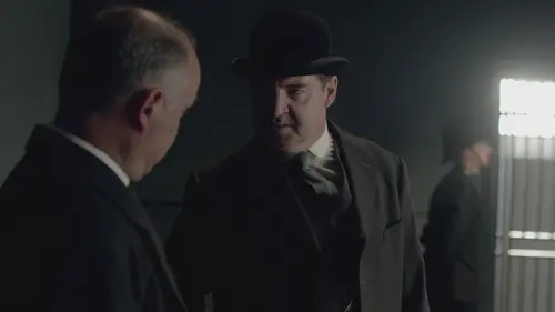 replay de Downton Abbey : S5 E8 - Menaces et préjugés