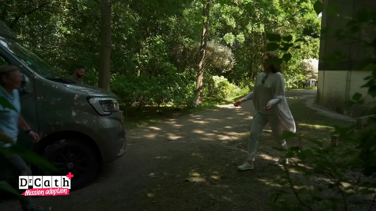 replay de Dr Cath - Mission adoption : S5 E8