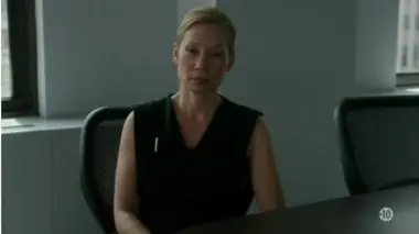 Elementary : S7 E1 - Beauté volée