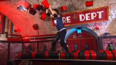 Eleonora Galasso sur le tapis roulant des pompiers