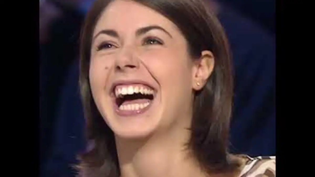 replay de Elle est amoureuse grave la pauvre