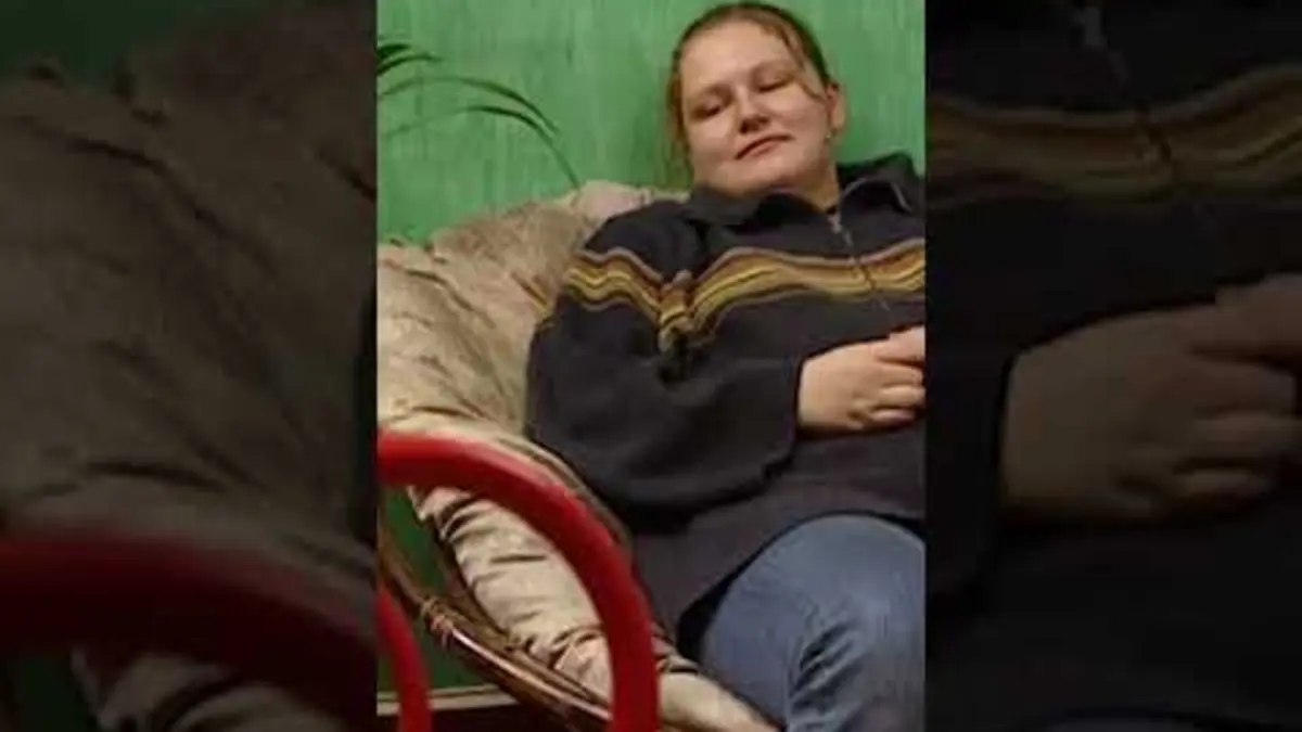 replay de Elle ressent les premiers effets du manque ?- Extrait Adieu Mégot