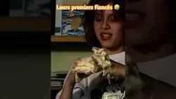 Elles discutent de leurs amourettes - Extrait Petites filles modèles #humour #shorts #striptease